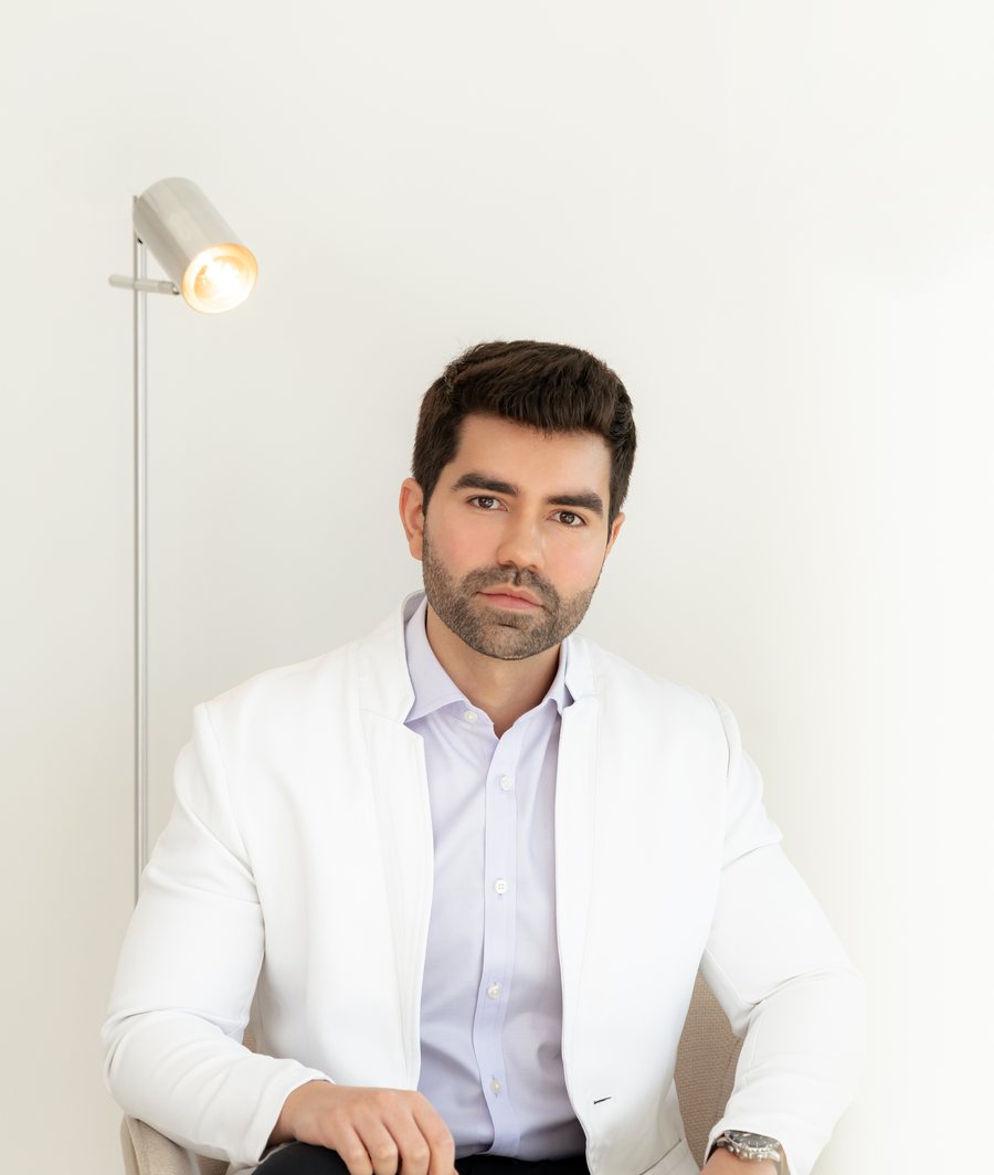 Dr. João Victor Bezerra no consultório